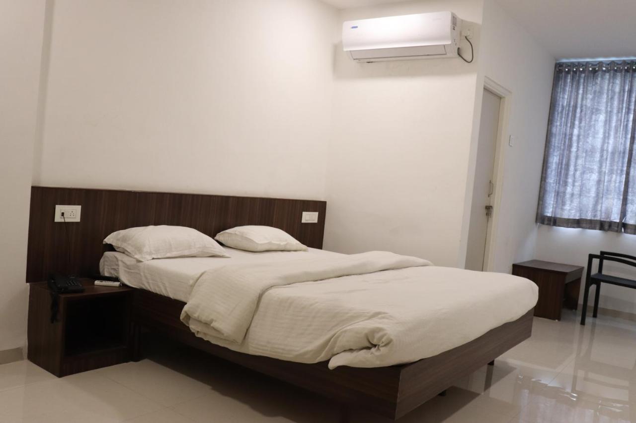 Hotel New Samrat Evrengabad Dış mekan fotoğraf
