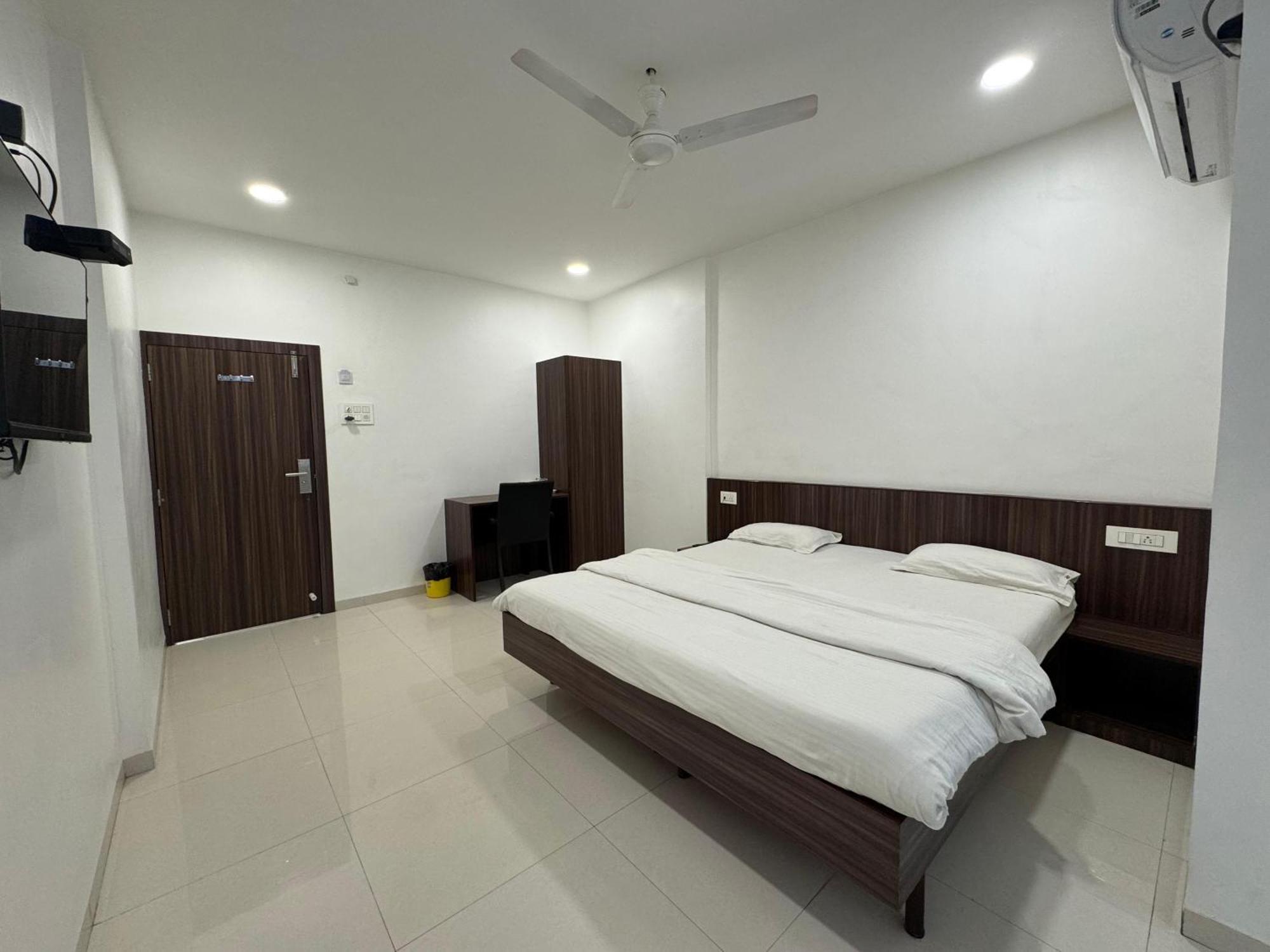 Hotel New Samrat Evrengabad Dış mekan fotoğraf