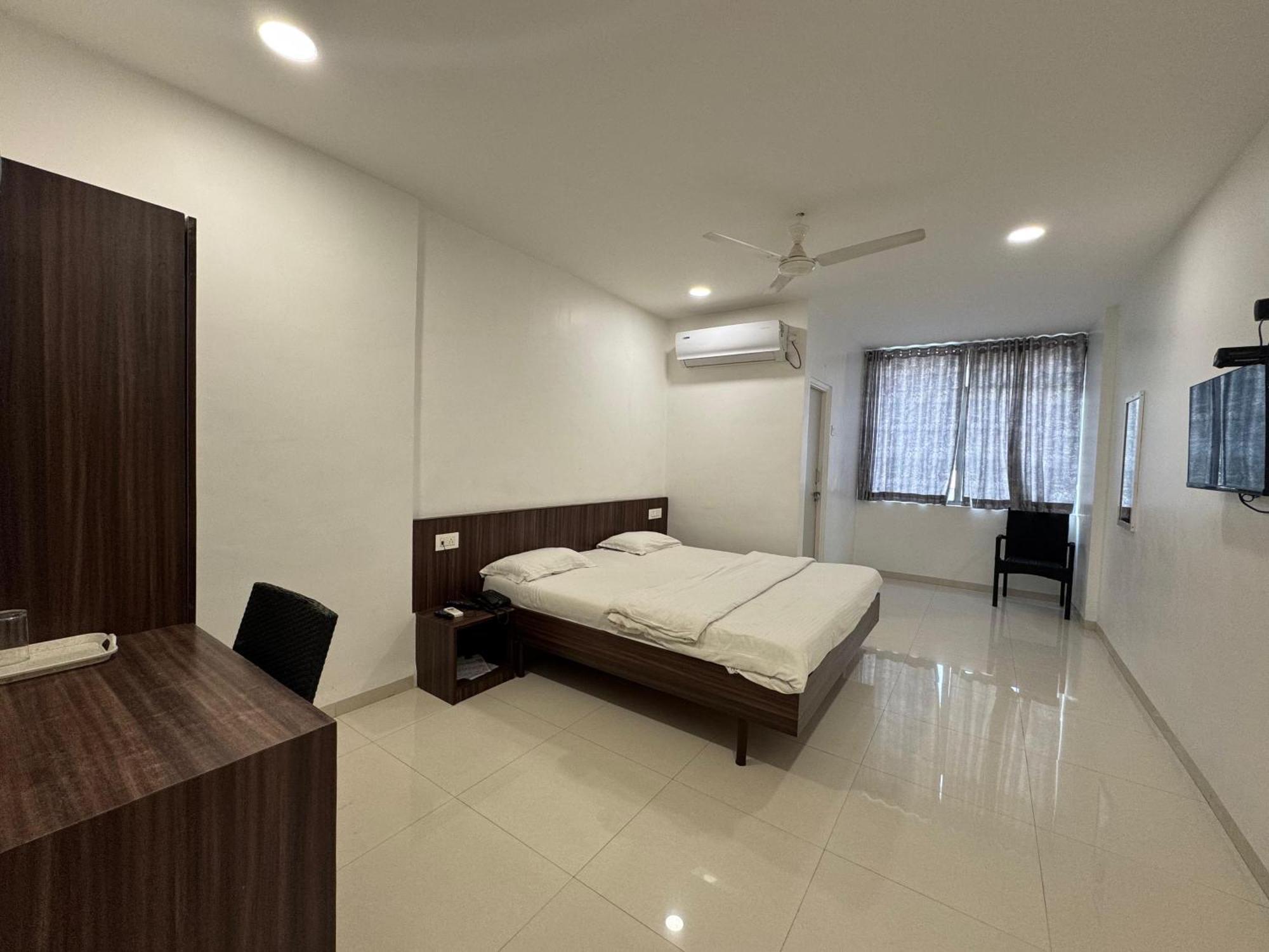 Hotel New Samrat Evrengabad Dış mekan fotoğraf