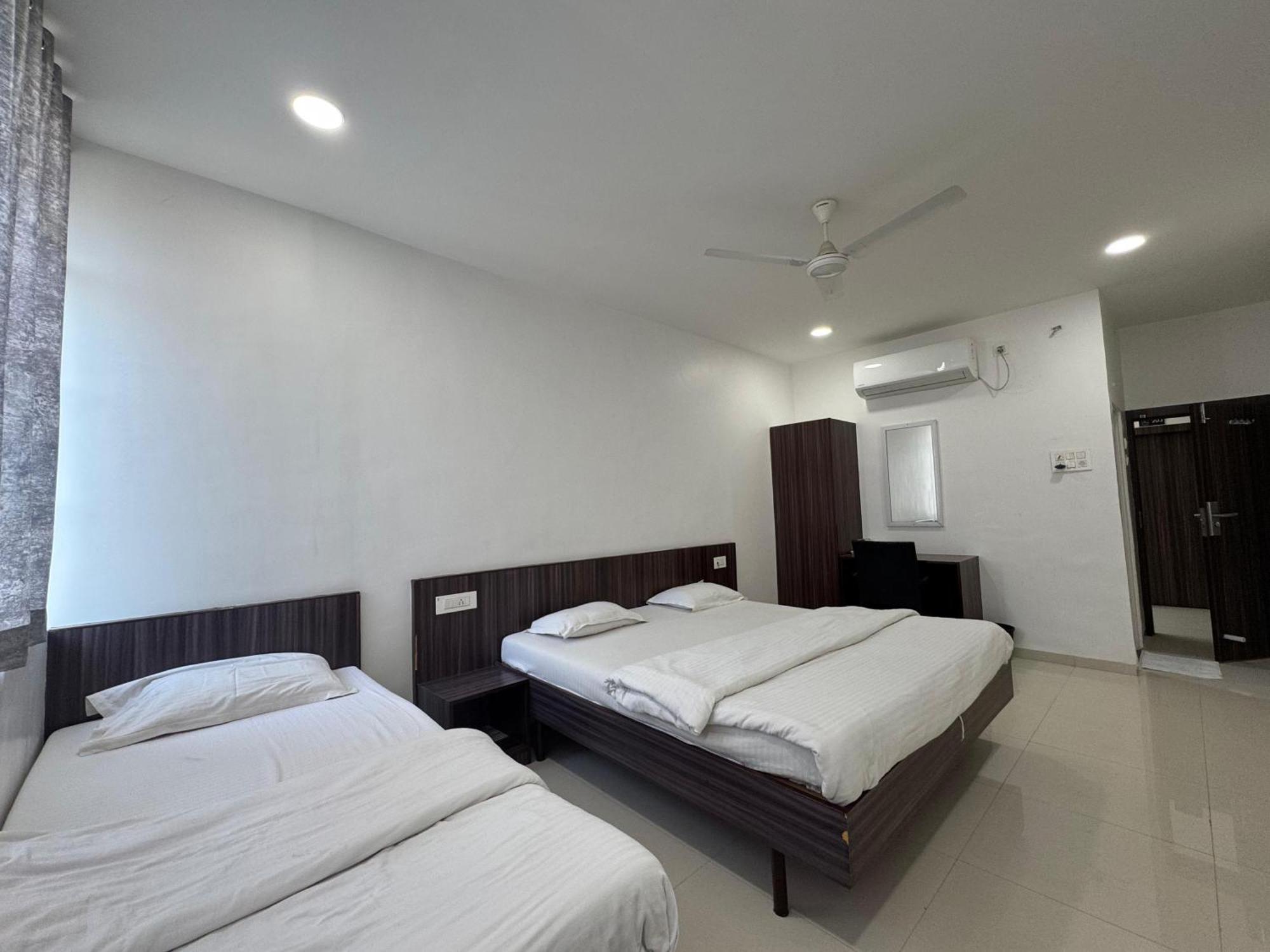 Hotel New Samrat Evrengabad Dış mekan fotoğraf