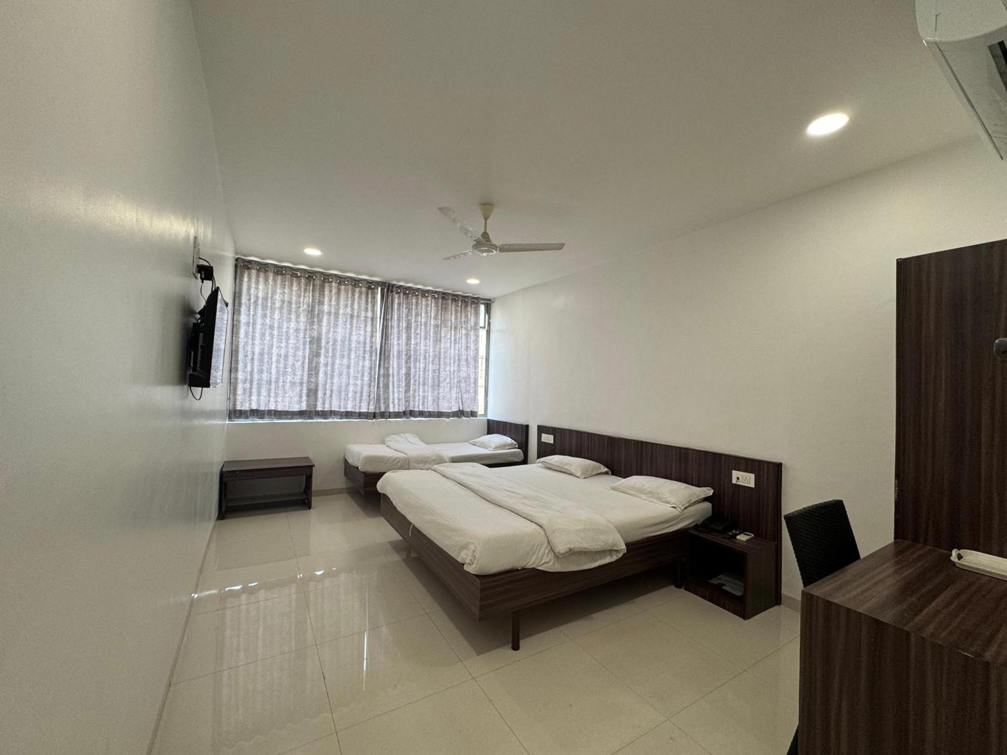 Hotel New Samrat Evrengabad Dış mekan fotoğraf